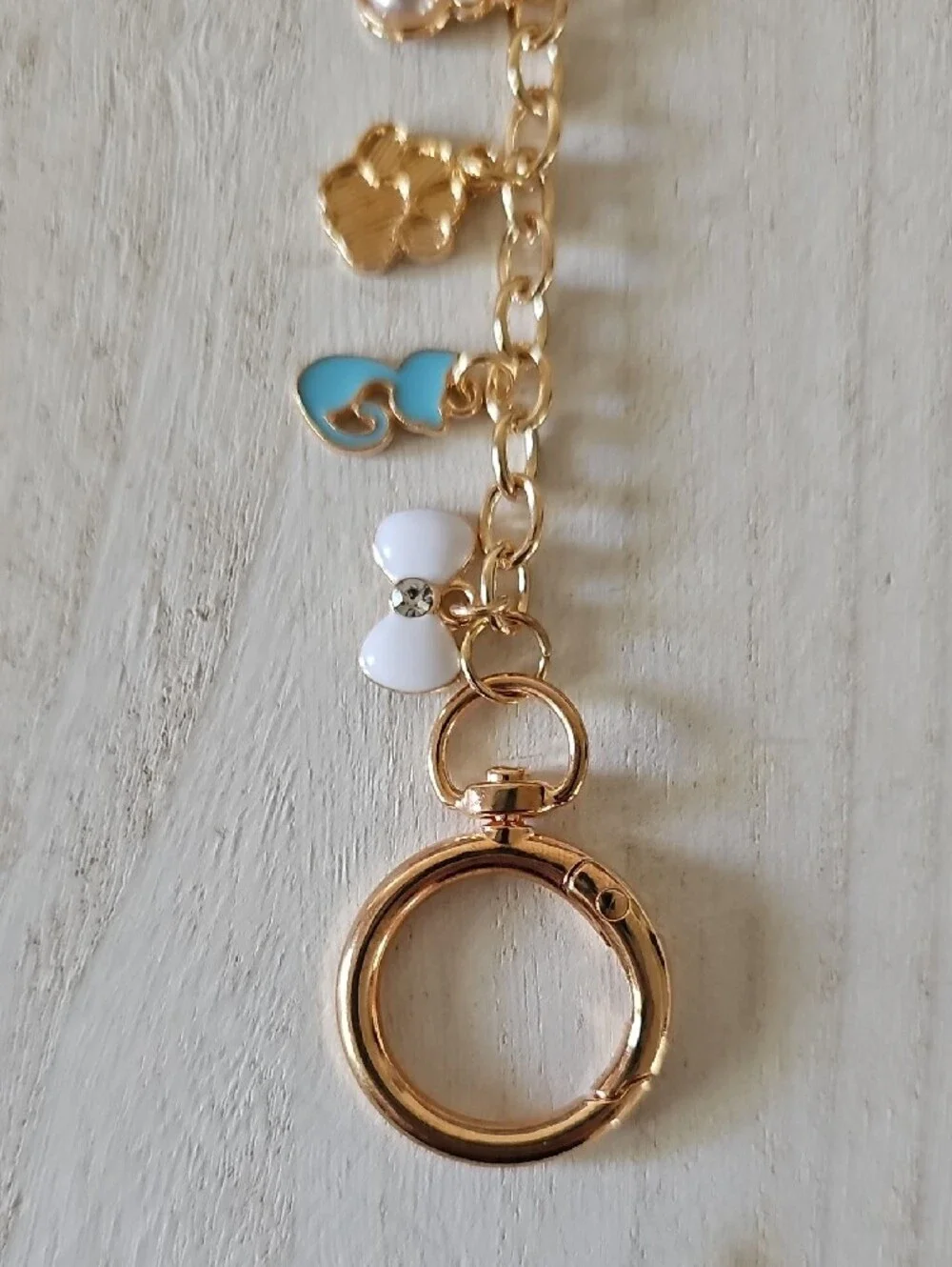 Gold Tone Cat Charm Keychain